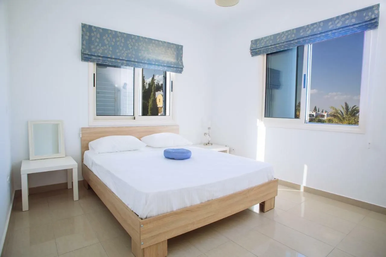 Nirvana Seaside Villa Periwolia 0*,  Cypr
